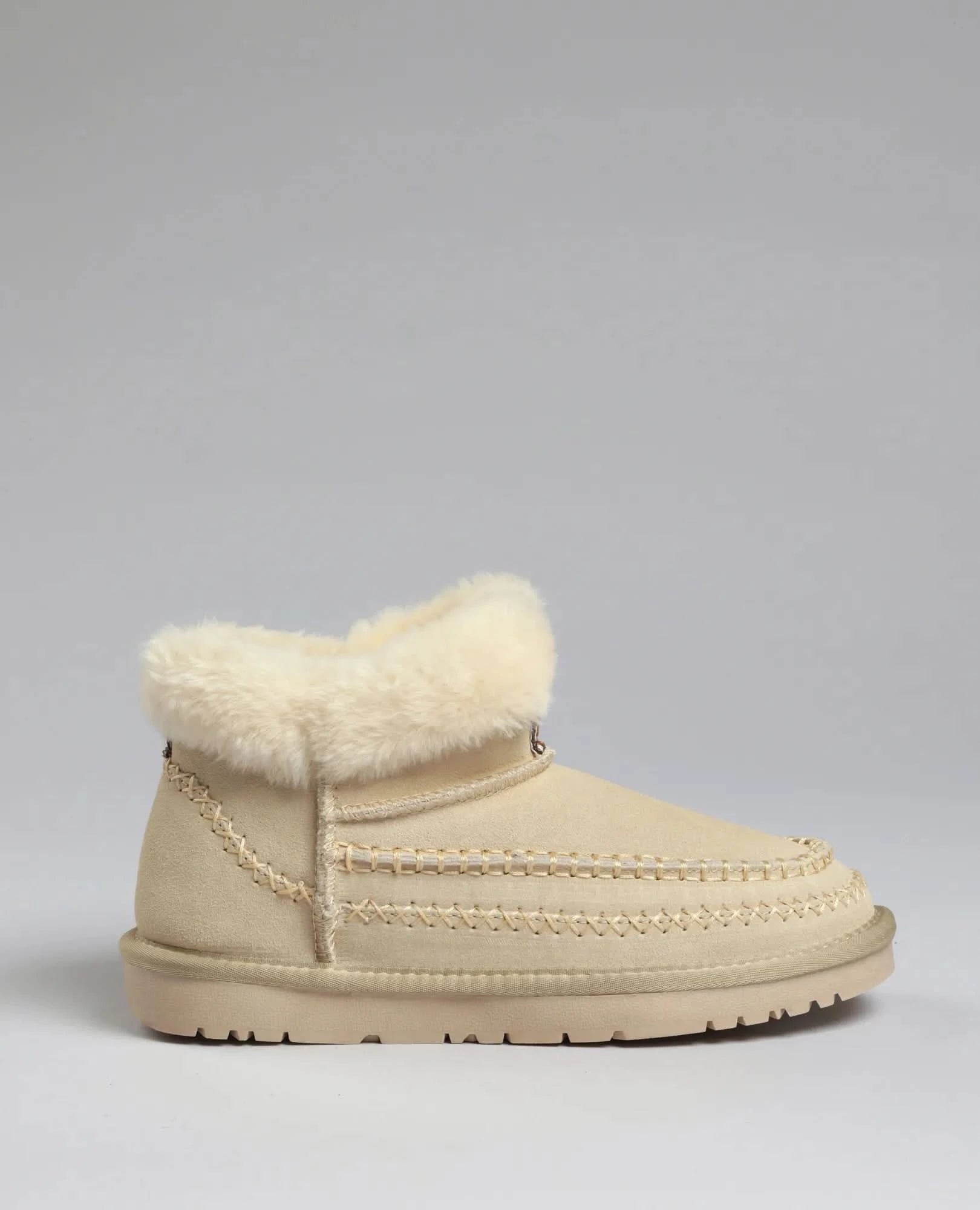 מגפוני פרווה - נאיה - B Unique -  מגפונים