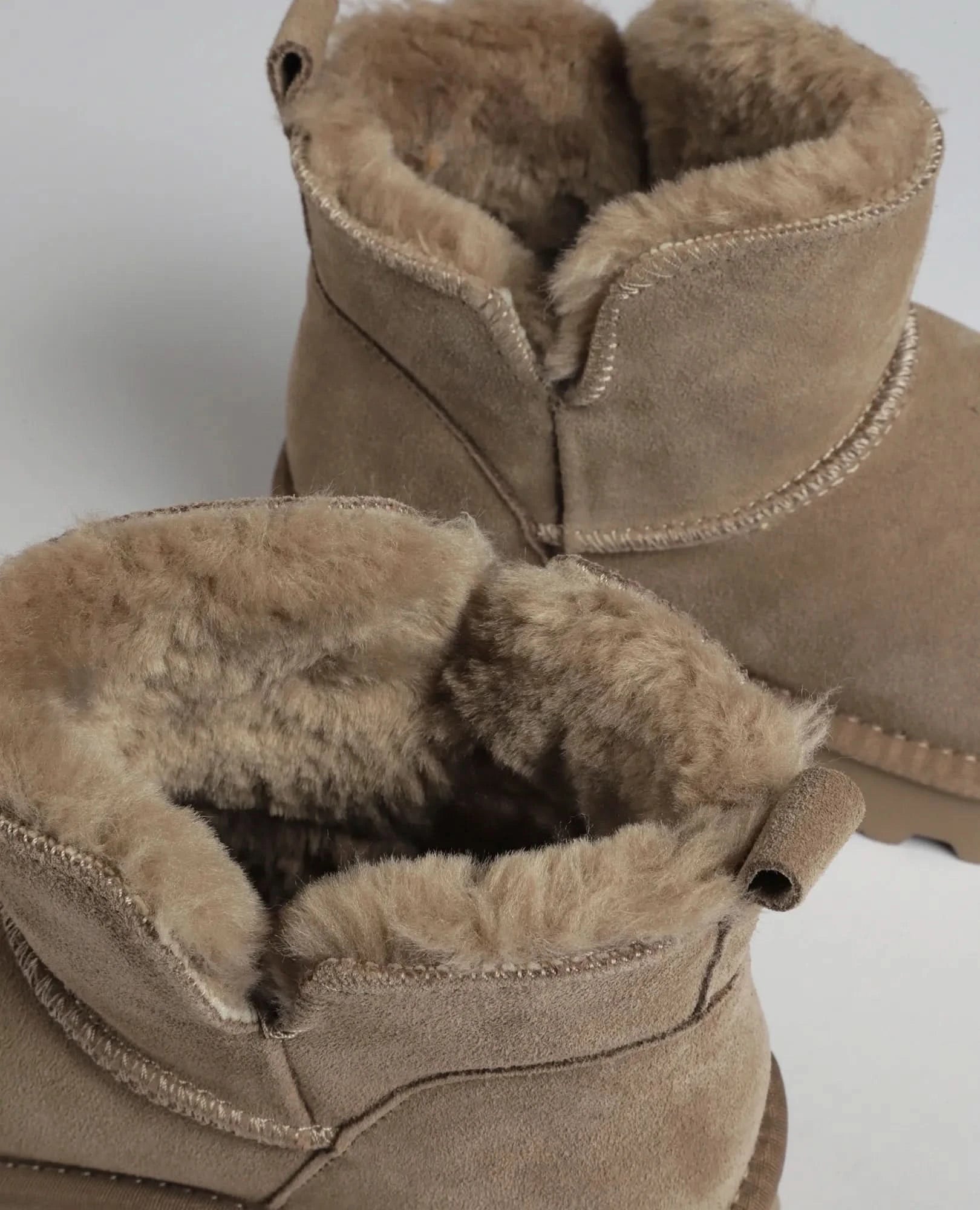 מגפוני פרווה עור - מילאנו - B Unique -  מגפונים