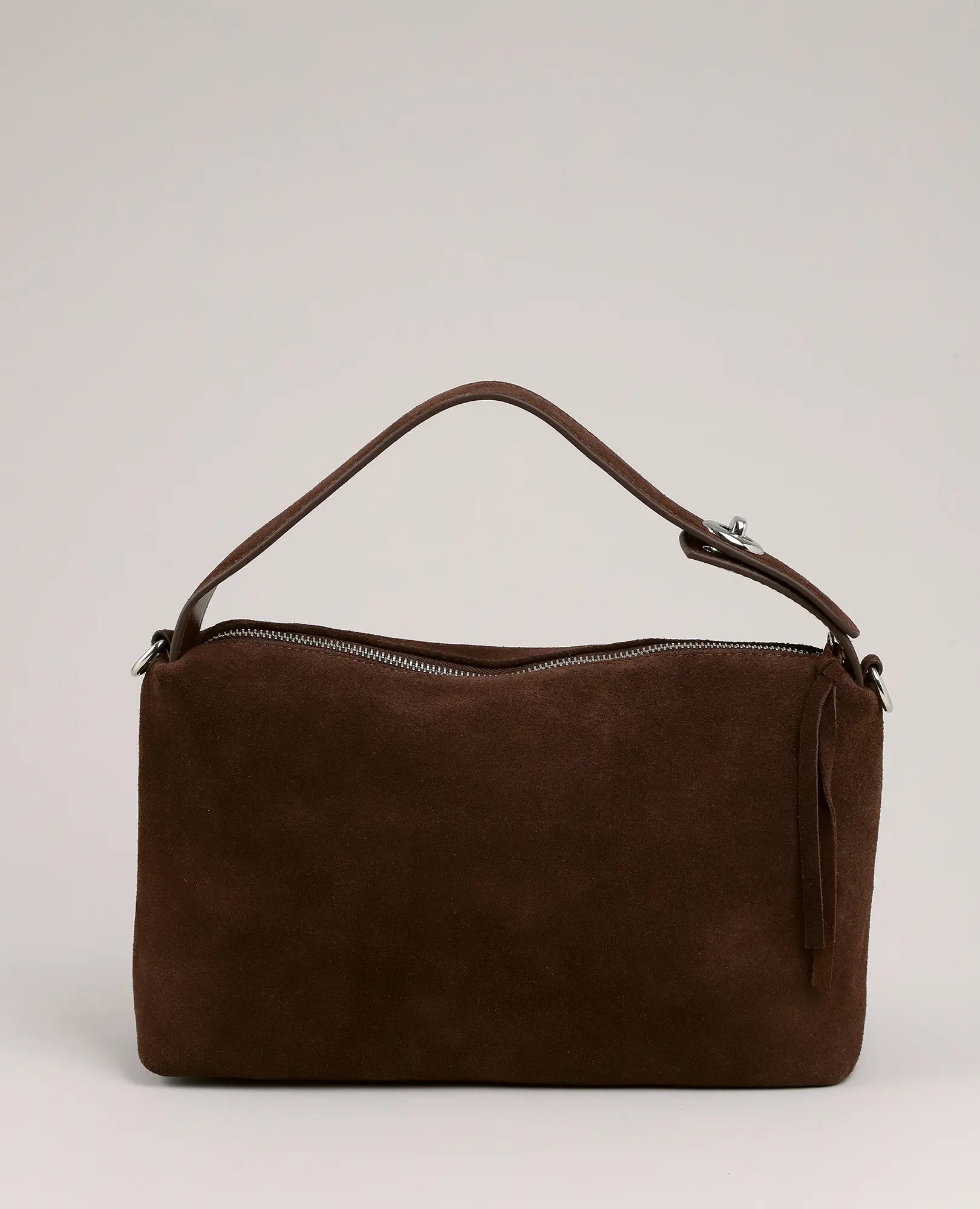 תיק צד מעור - דגם "קדם" של B-Unique Bags בצבע קפה עם רוכסן ורצועה, מושלם לנשים לשימוש יומיומי.