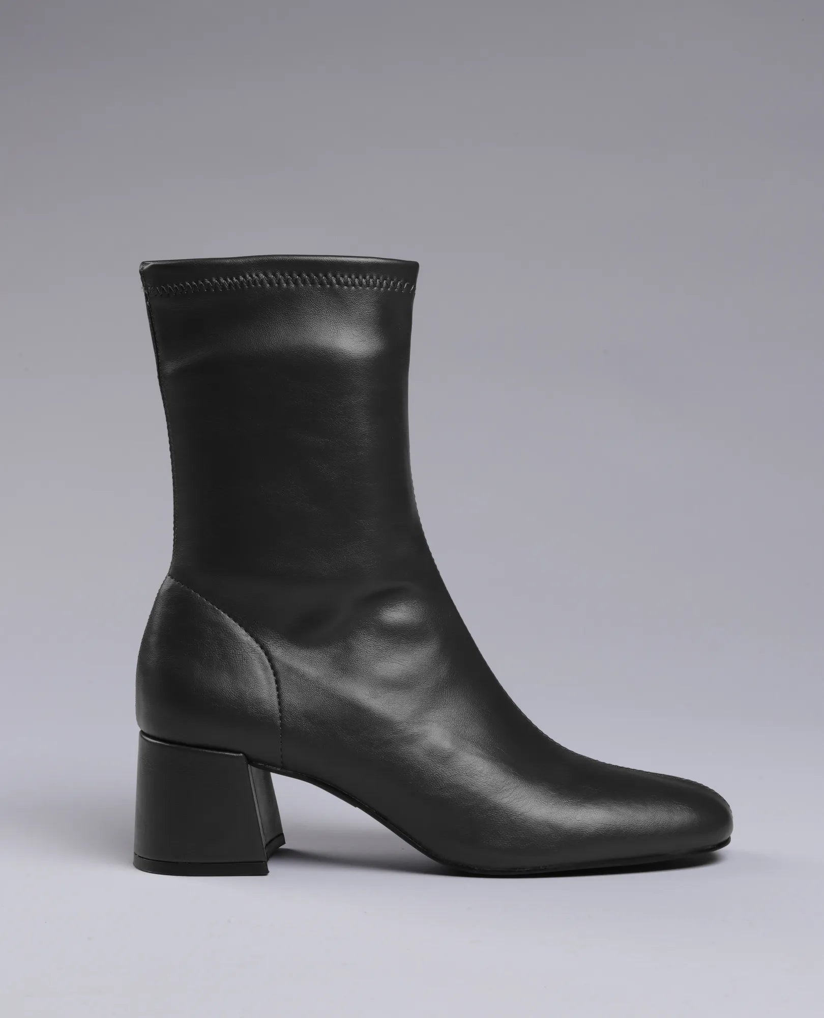 מגפונים עם עקב מרובע- שלי