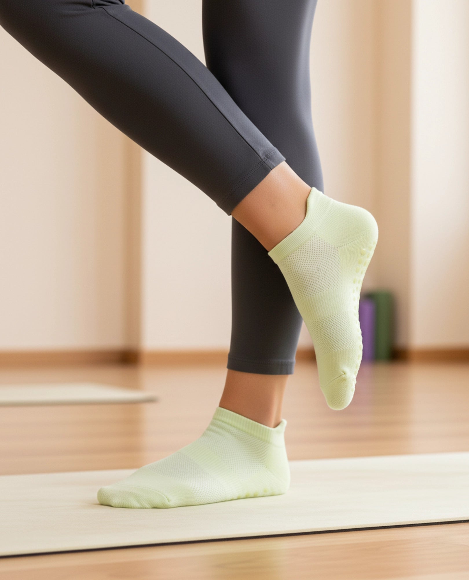 גרבי יוגה קצרות