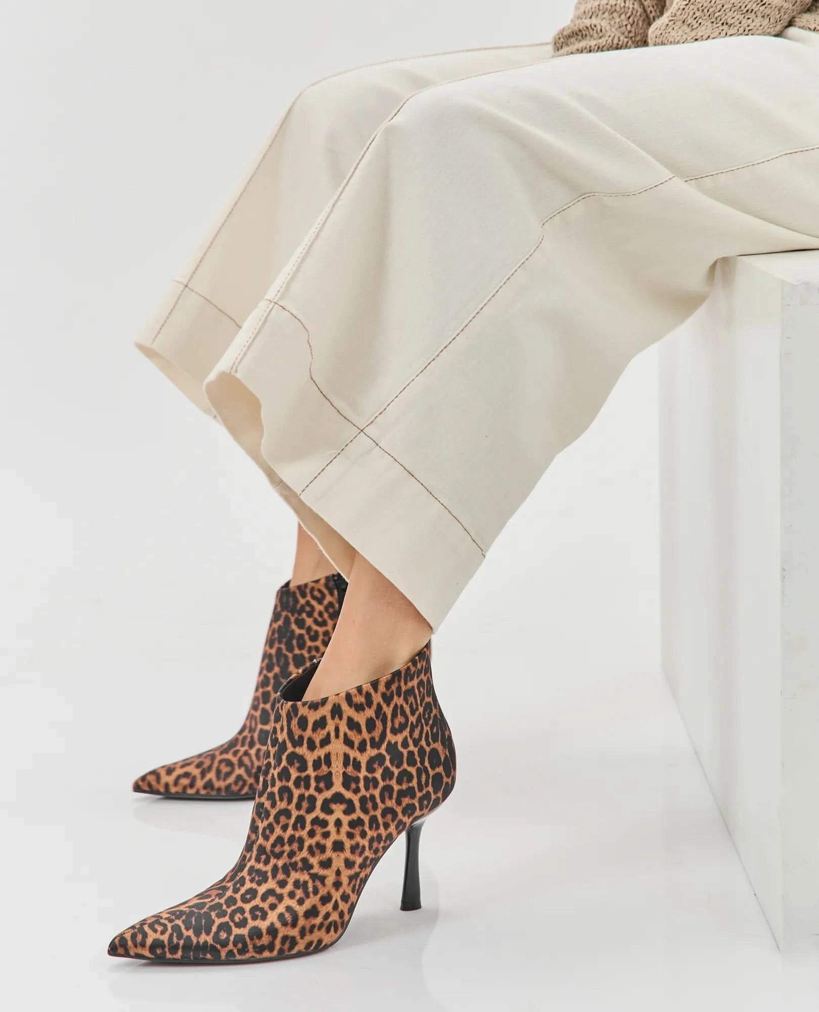 מגפוני עקב - משי - B Unique -  מגפונים