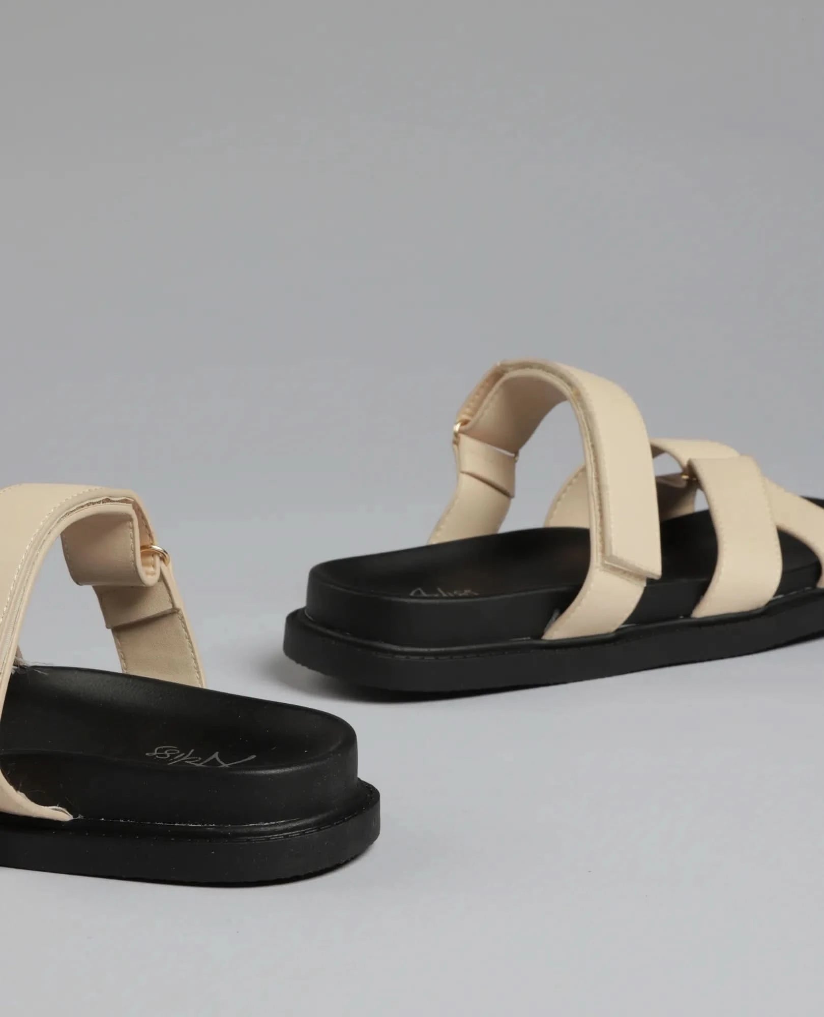 כפכפים שטוחים - קארין - B Unique -  סנדלים