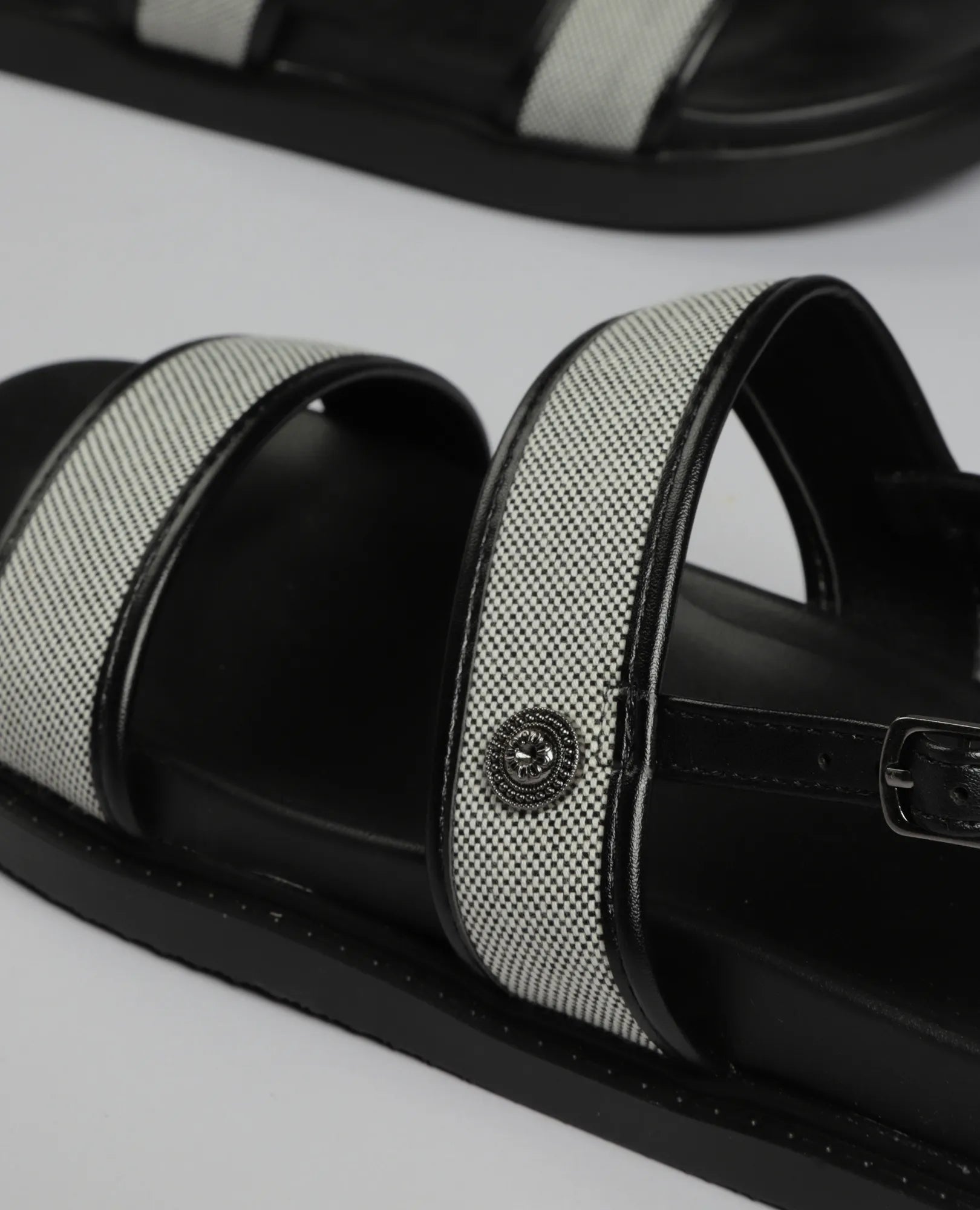 סנדלים שטוחים -אדל - B Unique -  סנדלים