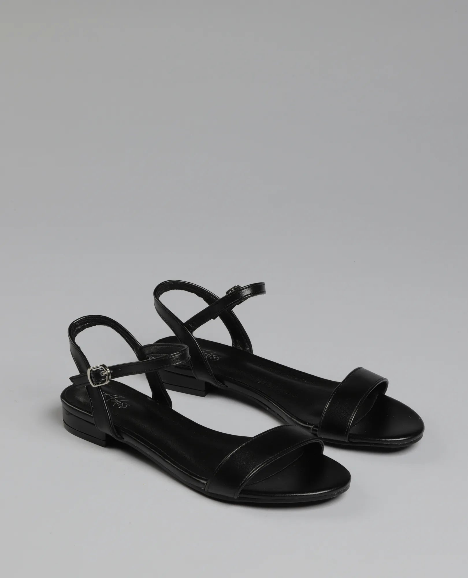 סנדלים שטוחים - לידר - B Unique -  סנדלים